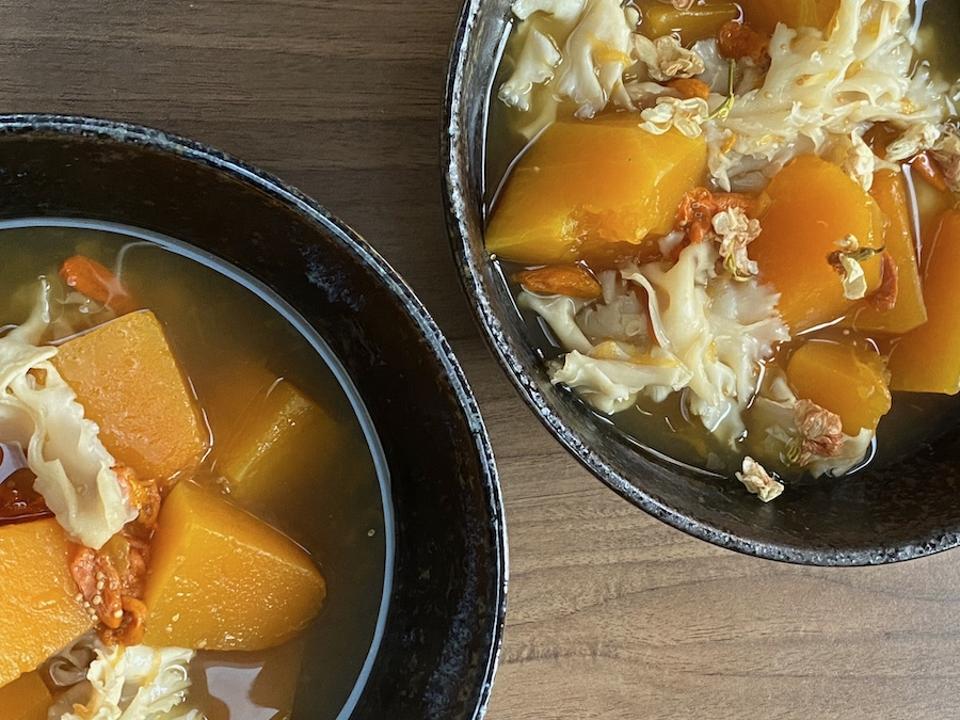 Immunity-boosting of Silver Ear Mushroom and Goji Berry Soup. Cooking and Coping Kat Chan