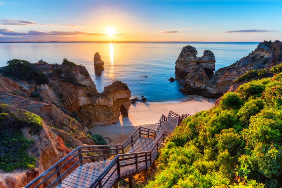 Algarve y su hermoso mar turquesa.