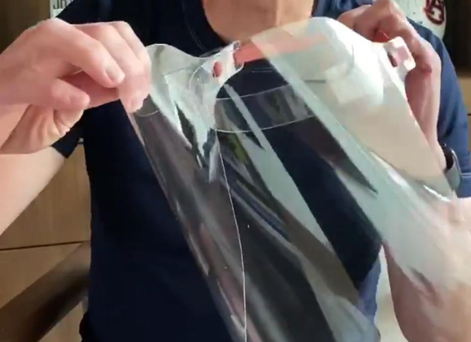 Apple S Newest Product Face Shields For Doctors Nurses Fighting Coronavirus Apple S Newest Product Face Shields For Doctors Nurses Fighting Coronavirus