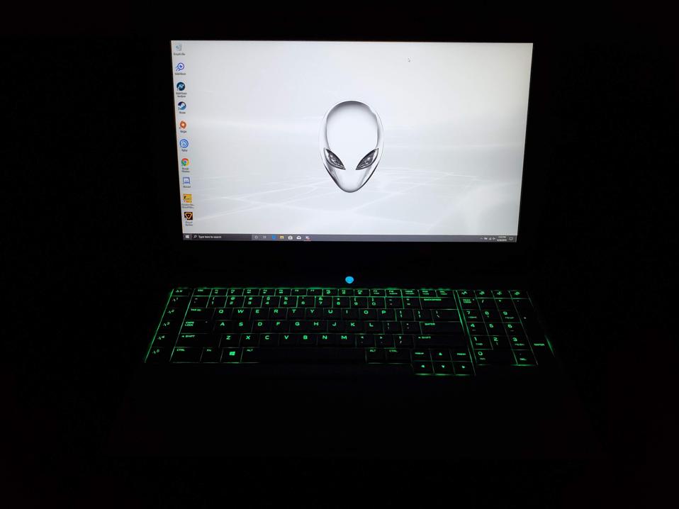 Area 51m Review A Return To Alienware S No Compromises Gaming Roots