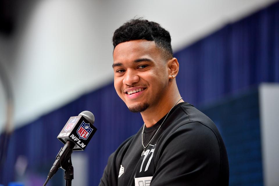 Tua Tagovailoa's Injury History: How Concerned Should NFL ...