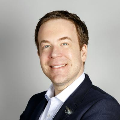 social media frauds essay Rob Kniaz