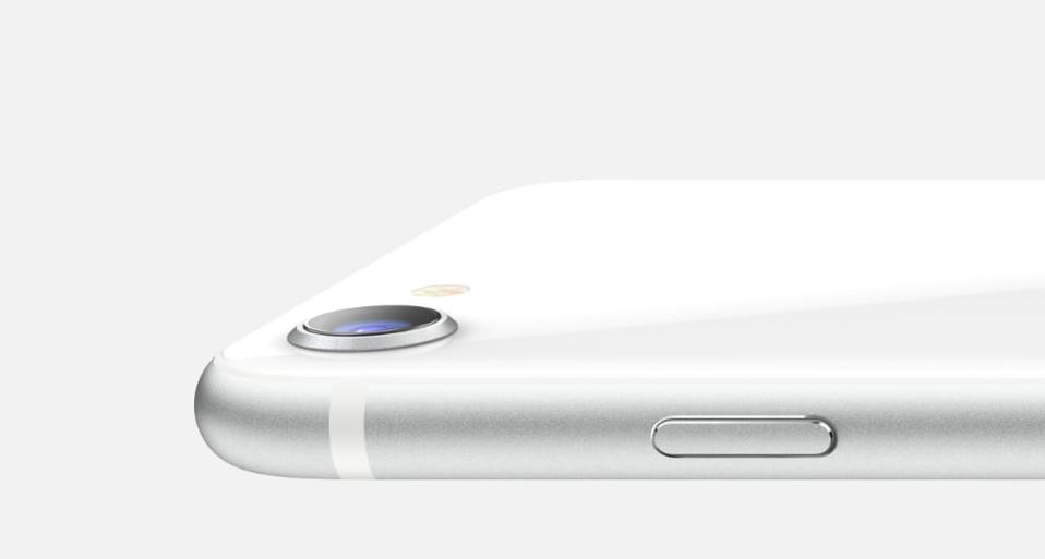 Sexy Got Cheap: Apple iPhone SE For $400 Is The Phone Apple Has