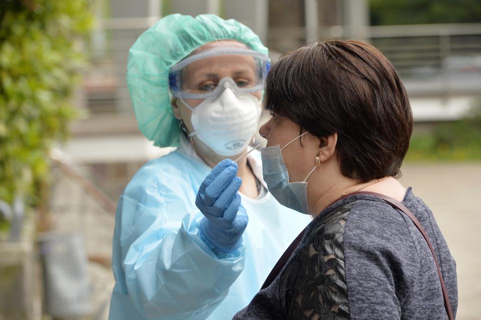 Les cas de coronavirus en Italie baissent légèrement après des semaines de verrouillage