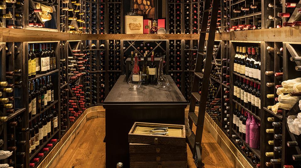 Стаята за тесни вина