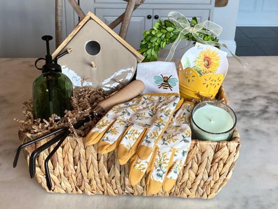 NestCustomBaskets Sunflower/Garden Lover Gift Basket