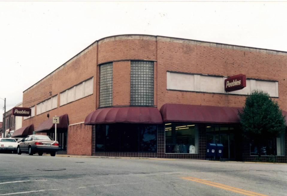 Peebles Waits To Reopen And Restart Its Final Closing Sale