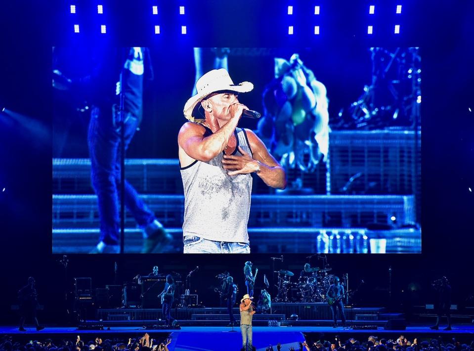 Kenny Chesney, live music, summer tour, concert