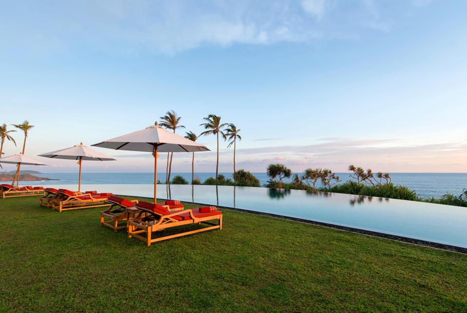 pool in Sri Lanka hotel