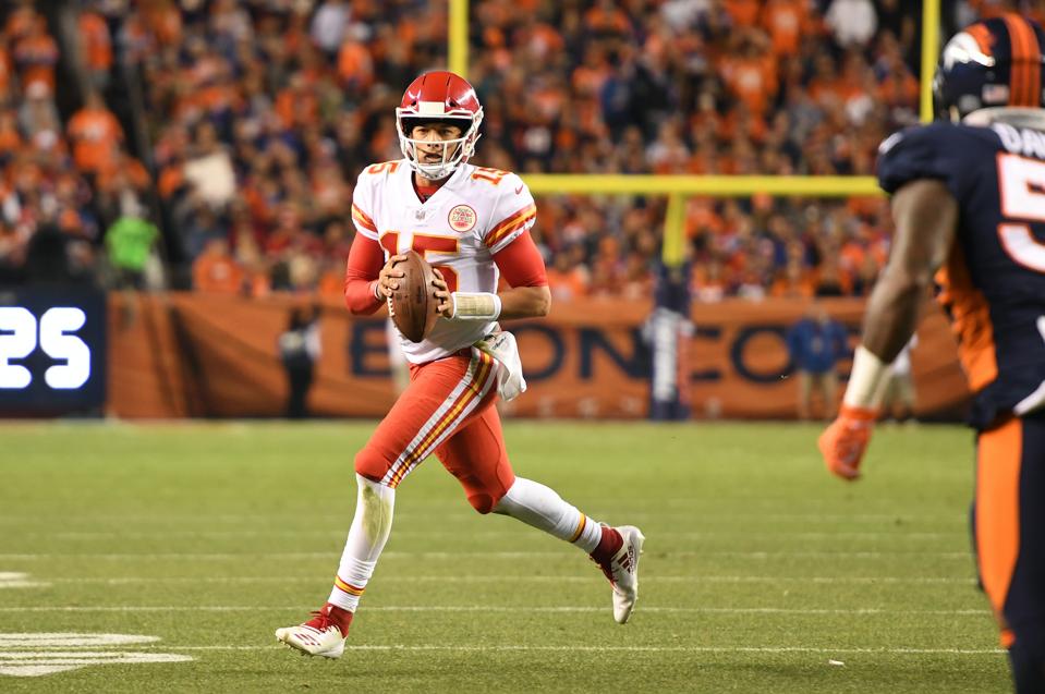 Espn S Retro Monday Night Football Games Provide Much Needed