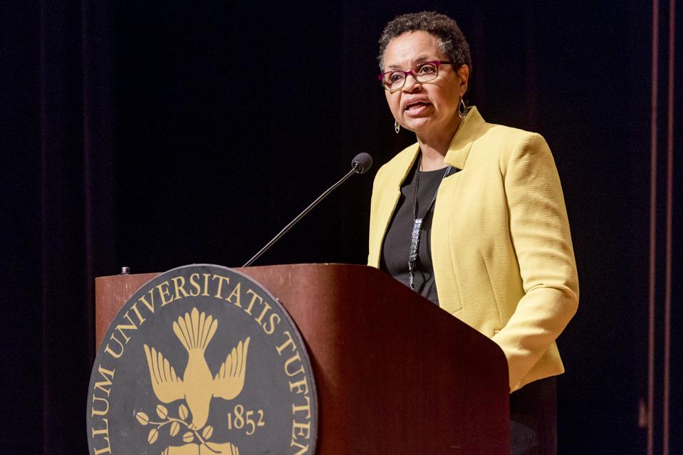 Dr. Lynette Charity, an anesthesiologist and physician advocate, speaks nationwide about burnout among doctors.