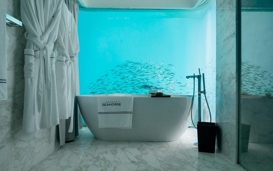 Sailing-Stream.fr ⚓ Dubaï s'apprête à ouvrir 6 îles à thème | The Heart of Europe ⚓ Salle de bain sous-marine flottante Seahorse