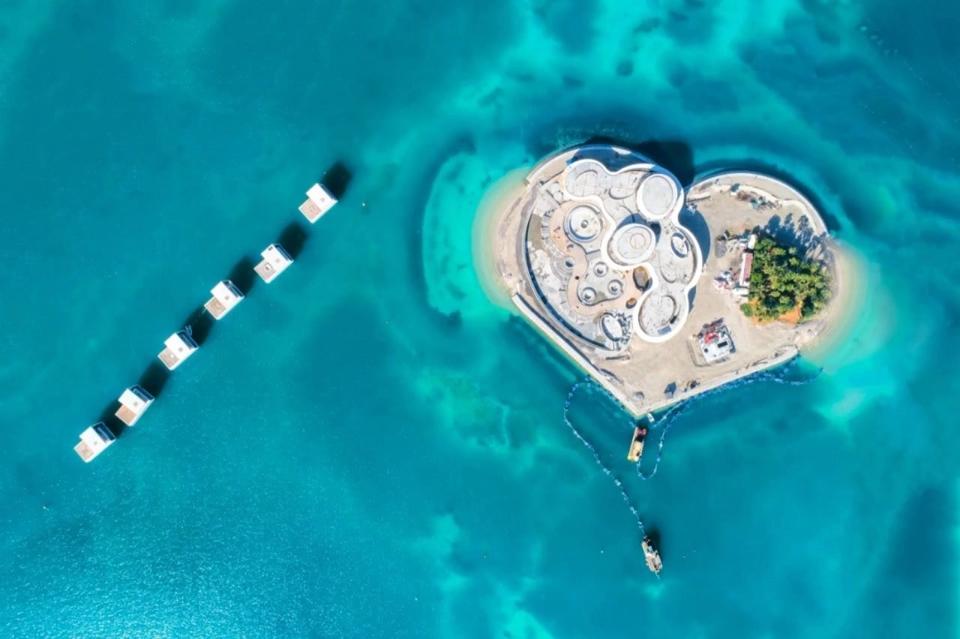 Sailing-Stream.fr ⚓ Dubaï s'apprête à ouvrir 6 îles à thème | The Heart of Europe ⚓ Île de lune de miel entourée de villas flottantes Seahorse