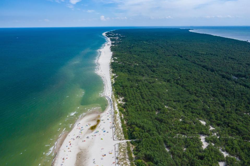 Бял красив плаж след коронавирус, Полша