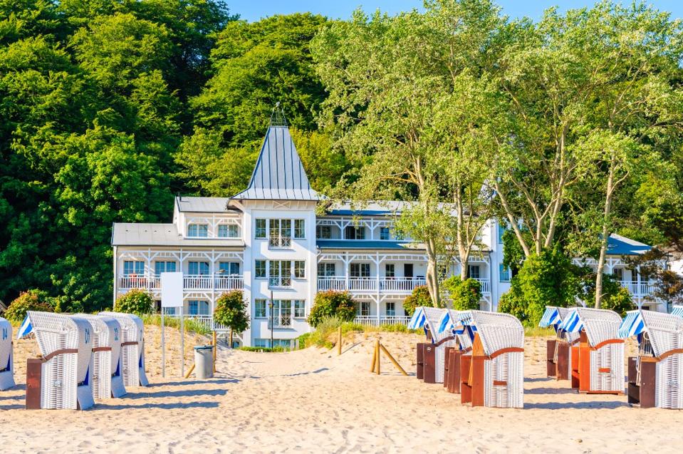 Пясъчен плаж след коронавирус в остров Ruigen, Германия