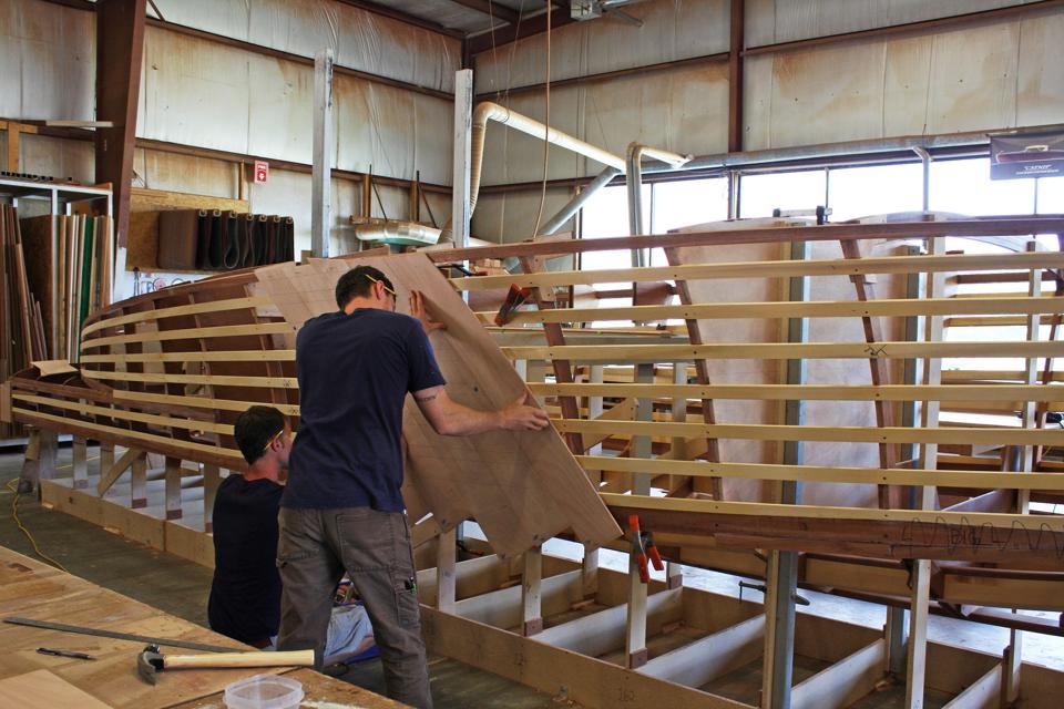 Van dam boat builders