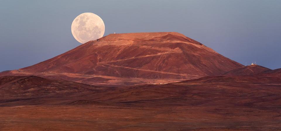 The first evening of the new year was beckoned in by a spectacular supermoon, rising up from behind the majestic Cerro Armazones mountain in Chile. A supermoon like this is a magnificent, albeit relatively frequent, occurrence which takes place when a full moon coincides with the point in the lunar orbit that is closest to Earth, its diameter appearing about 14% larger in the sky.