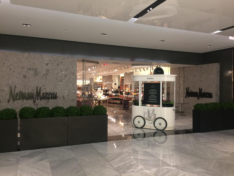 Manhattan’s Neiman Marcus And Saks Fifth Avenue Stores Belonged On ...