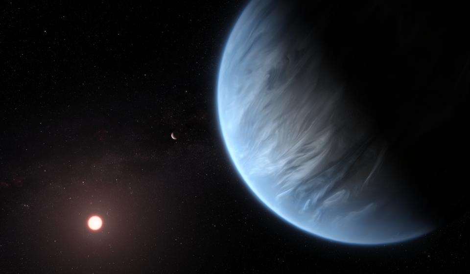 This artist’s impression shows the planet K2-18b, it’s host star and an accompanying planet in this system. K2-18b is now the only super-Earth exoplanet known to host both water and temperatures that could support life.