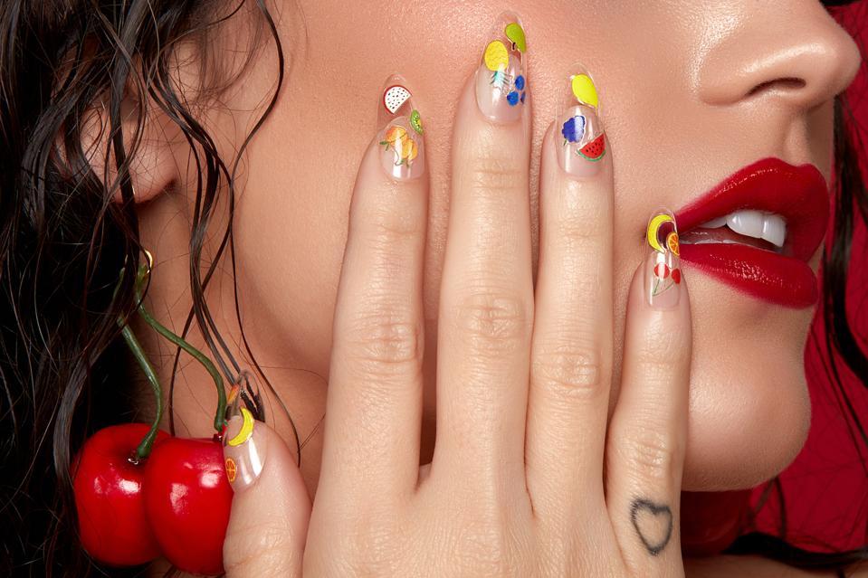 Diy Manicures Are A Cinch Thanks To This Amazing Nail Hack
