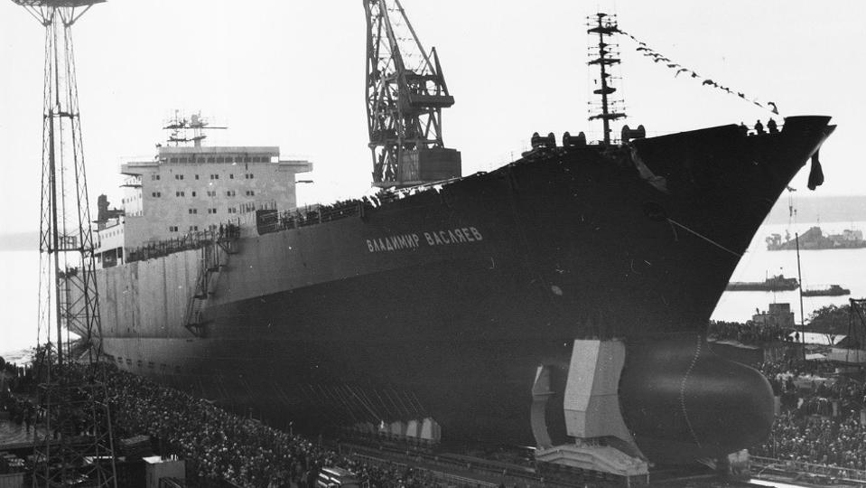 Being launched as Vladimir Vaslyayev, August 1989