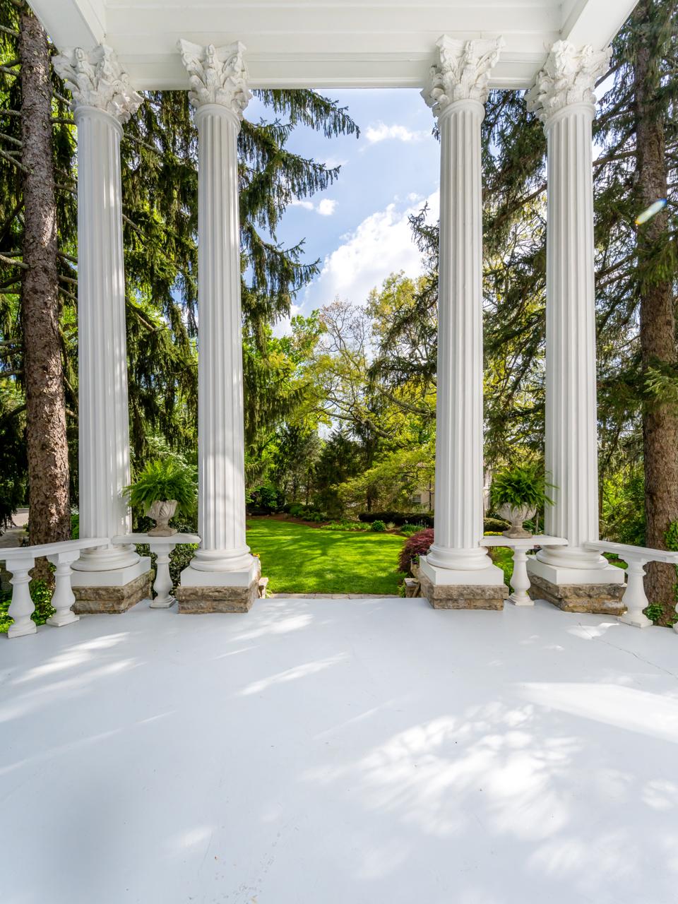 Albermarle Inn, Asheville, North Carolina, Bed & Breakfast, residence, luxury real estate, gardens, veranda, Corinthian columns