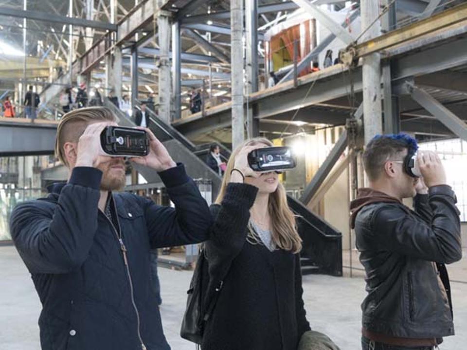 VR