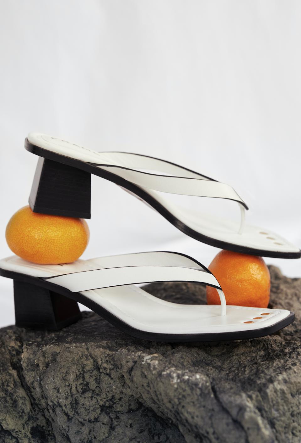 FRAME’s Le Carbon Sandal in Blanc from the brand’s first shoe collection.