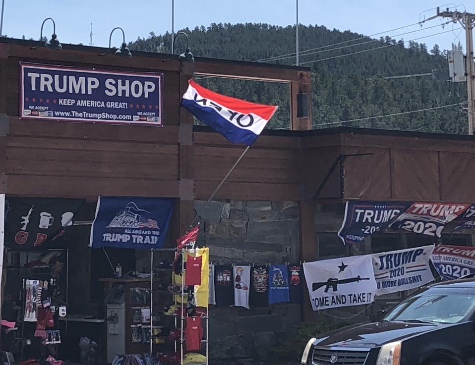 Trump S 4th Of July Visit To Mount Rushmore Stirs Controversy Over Politics Covid Environment