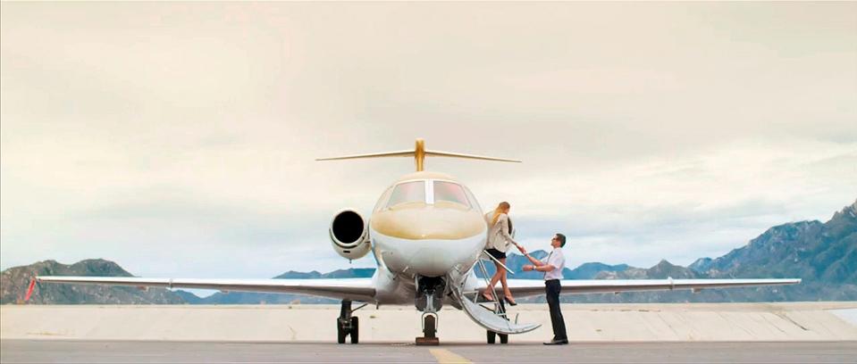 Yachts Cabo also charters private jets for visitors to Cabo San Lucas, La Paz and other Mexico destinations.