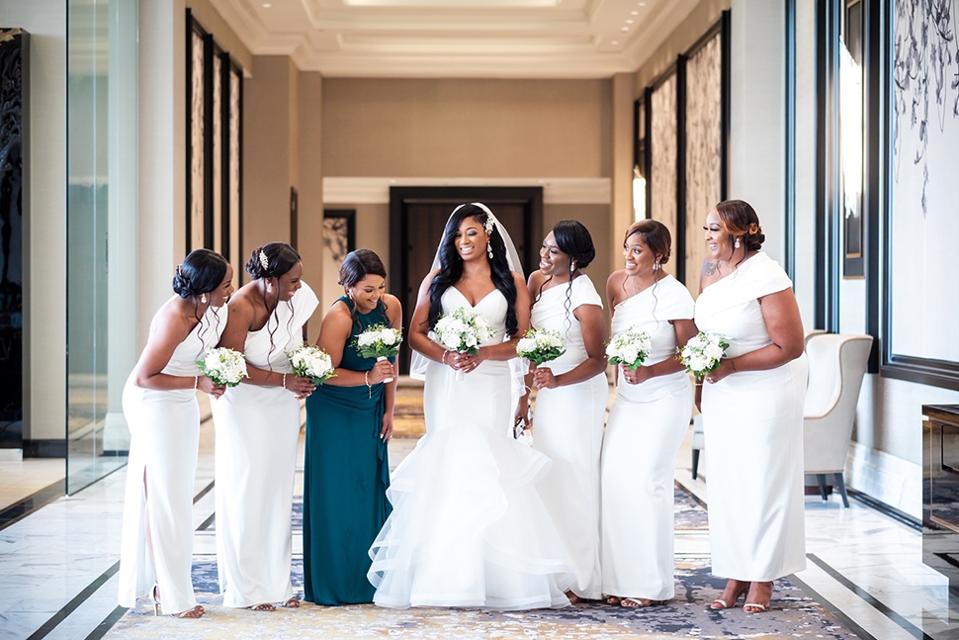 Mariée et demoiselles d'honneur