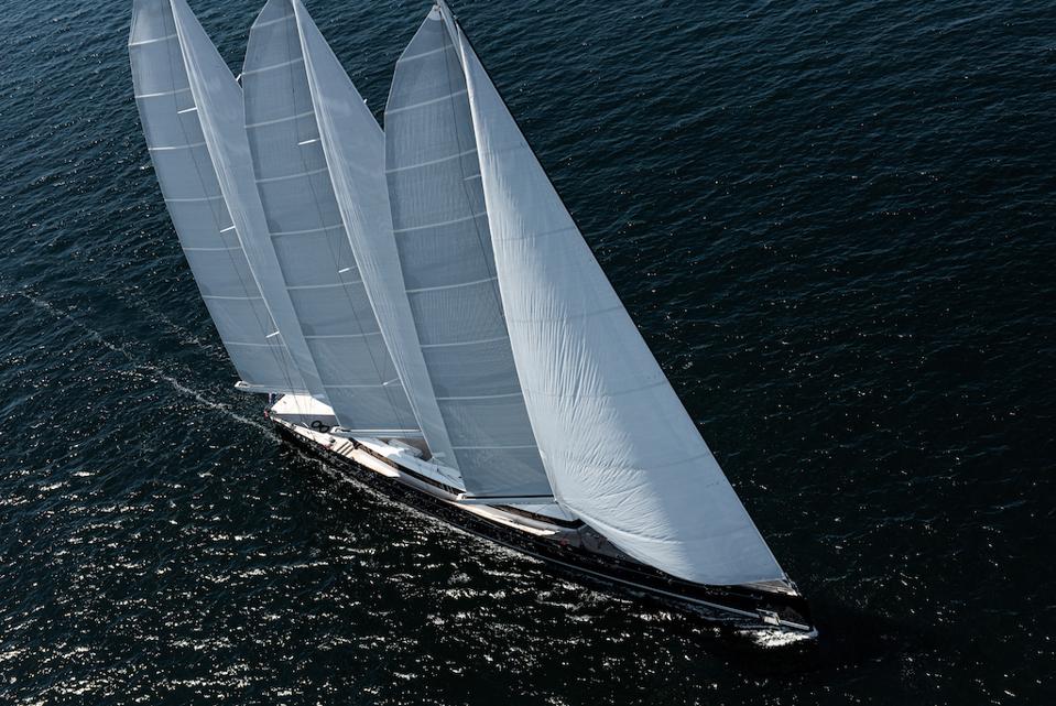 Sailing-Stream.fr ⚓ SEA EAGLE II | L'un des superyachts à voile les plus récents et les plus grands au monde fait tourner les têtes en Méditerranée ⚓ Sea Eagle II est un superbe superyacht à voile de 266 pieds de long