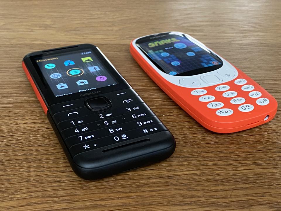 nokia 5310 latest reinvented classic is a nostalgic hit with snake hands on review