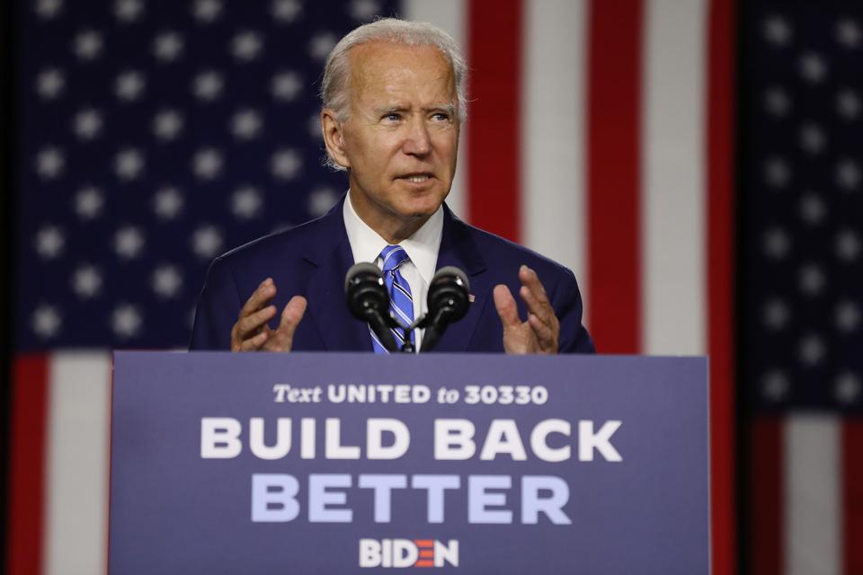 Candidato presidencial democrata Joe Biden fala no seu ″Build Voltar Better″ Plano Económico de Energia Limpa 