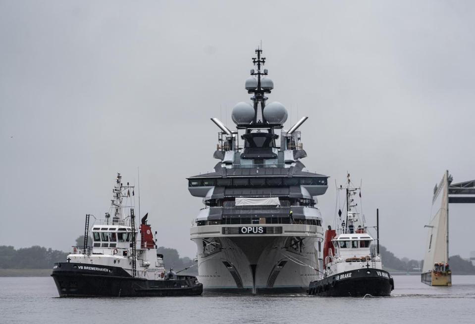 Sailing-Stream.fr ⚓ La liste des superyachts s'allonge ... Opus de Lurssen ⚓ L'OPUS de 450 pieds de long, construit par Lurssen, conçu par Nuvolari & Lenard, et la construction a été gérée par Moran Yacht and Ship.