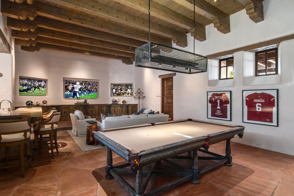Game room with TVs, pool table