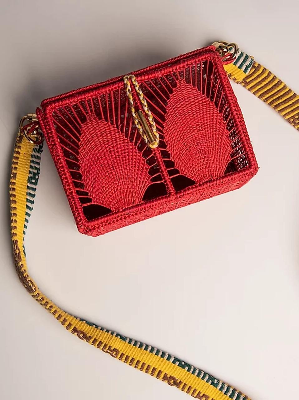 Dress to impress with this statement purse that has been hand-made by talented Colombian artisans.