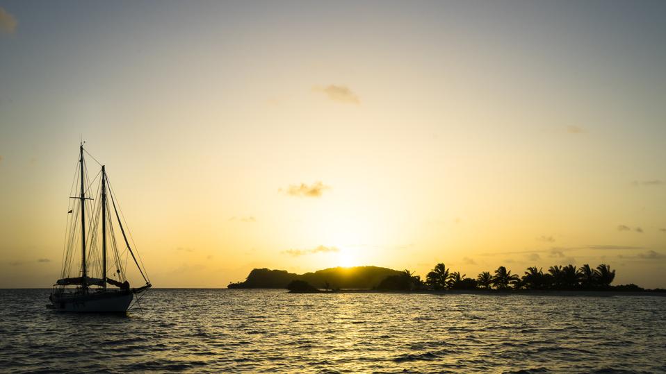 Sailing-Stream.fr ⚓ Rencontrez l'homme qui fait vivre la voile traditionnelle des Caraïbes à la Grenade ⚓ Carriacou