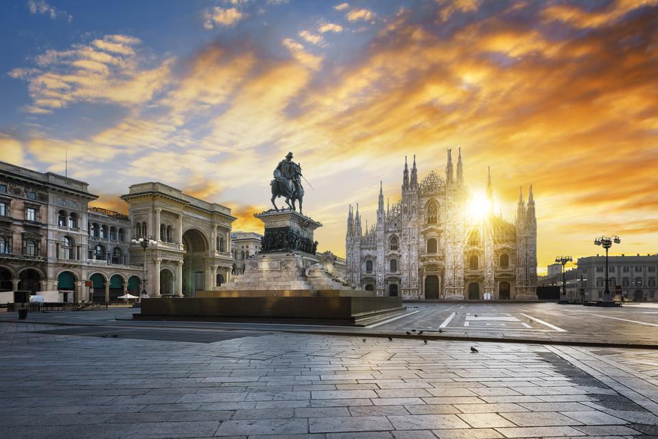 Duomo at sunrise, Milan, Italy