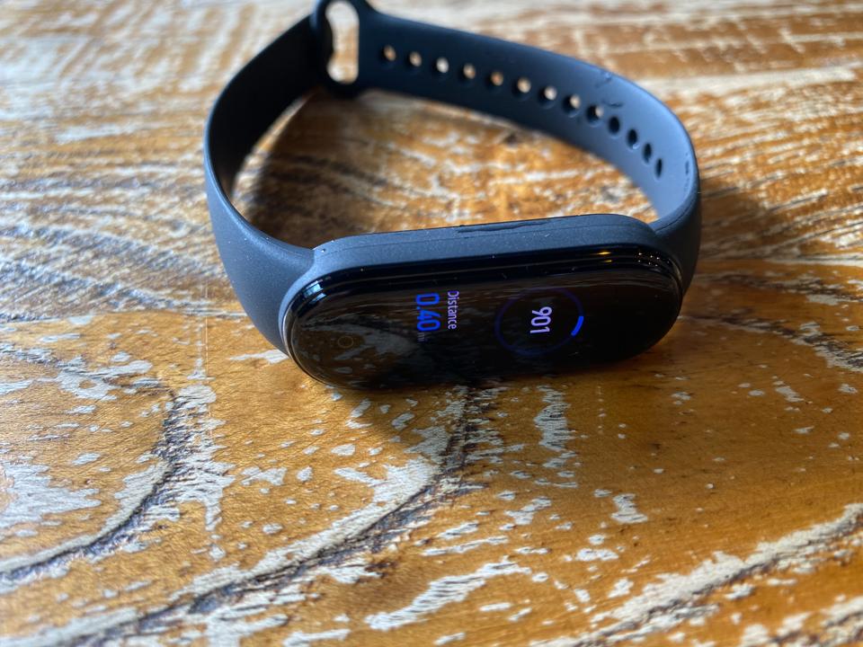 The Mi Band 5 with its removable rubber straps.
