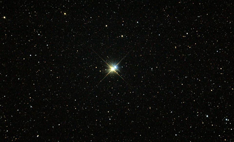 The double star, Albireo, as the human eye might see it through a modest telescope.