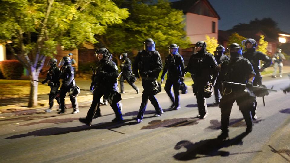 DHS Makes Deal With Oregon Governor To Withdraw Federal Agents From Portland
