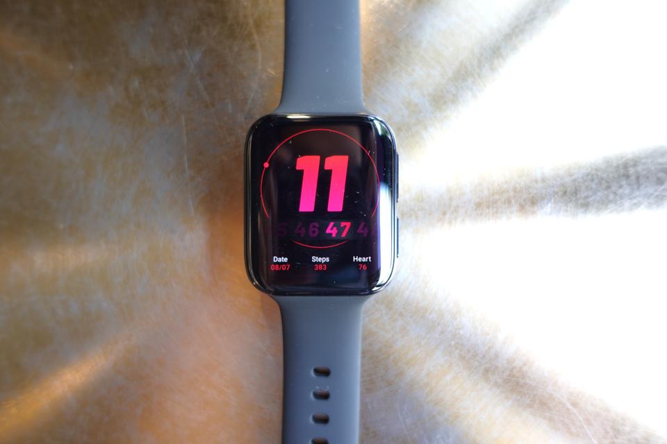 The Oppo Watch has a lot of interesting watch faces.