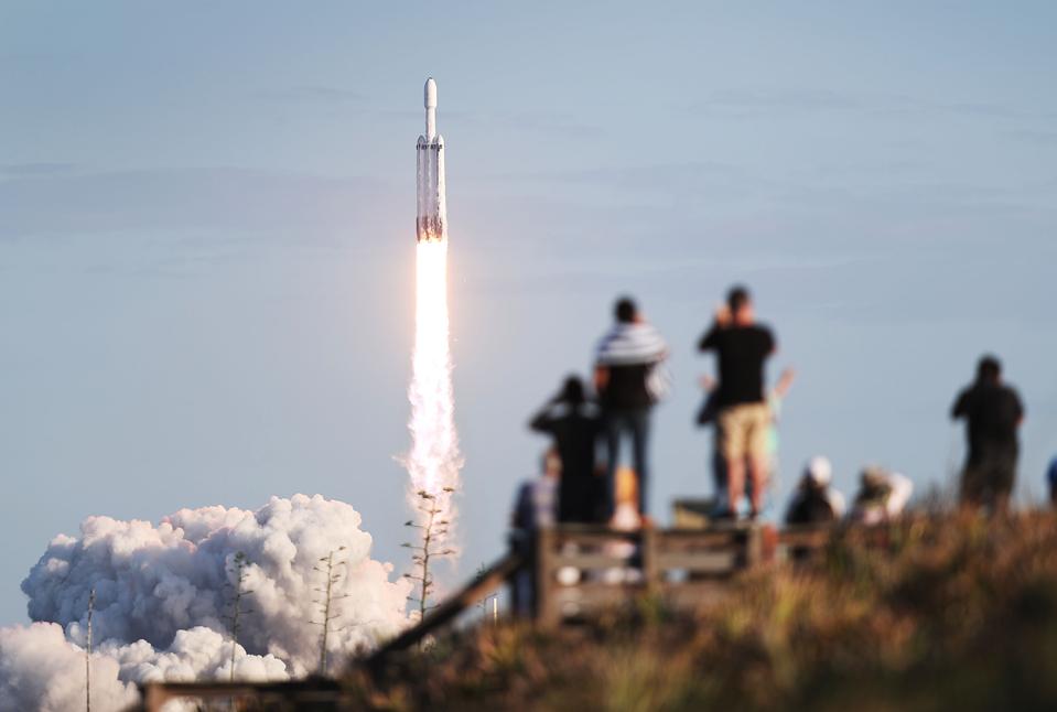 Elon Musk Beats Jeff Bezos To U S Air Force Contract As Billionaire Space Race Blasts Off
