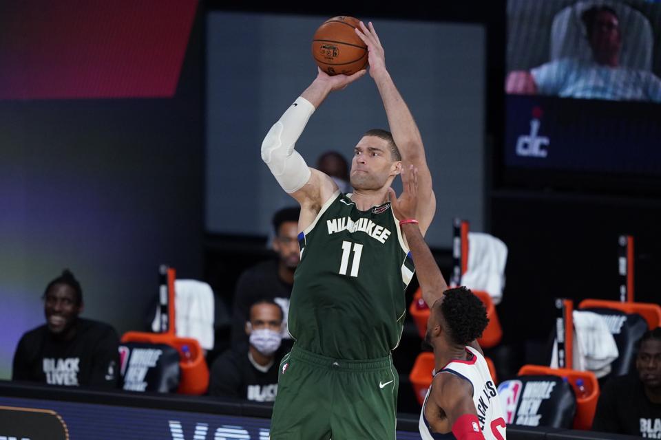 Milwaukee Bucks v Washington Wizards