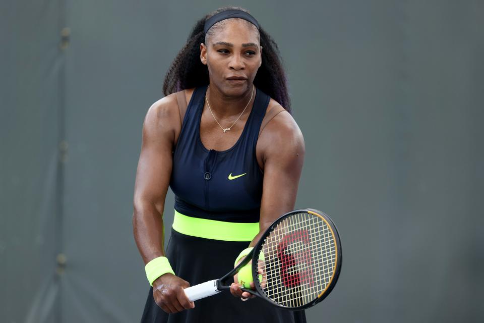 In Sister Act No 31 Serena Williams Comes From Behind To Defeat Big Sister Venus