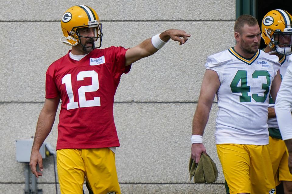 Aaron Rodgers Calls Packers First Practice Strange Very Strange