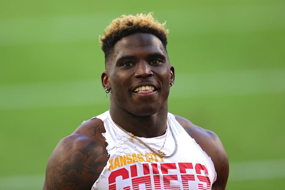 Athleticism Of Kansas City Chiefs’ Tyreek Hill Extends To Other Sports Athleticism Of Kansas City Chiefs’ Tyreek Hill Extends To Other Sports