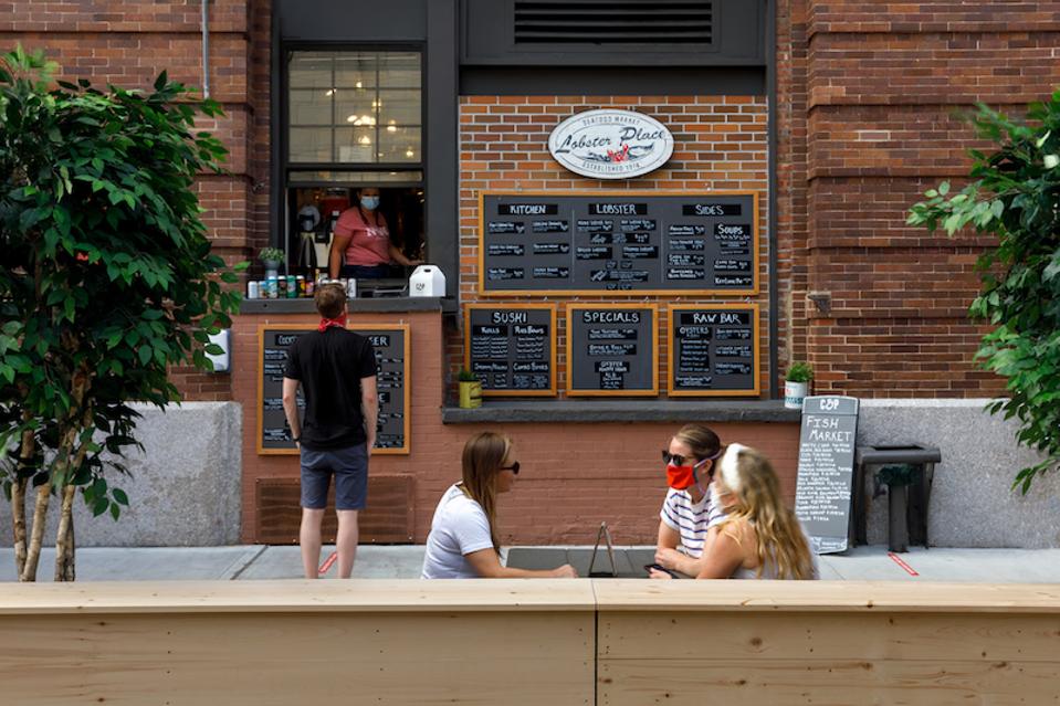 Nyc S Chelsea Market Launches New Outdoor Dining Experience
