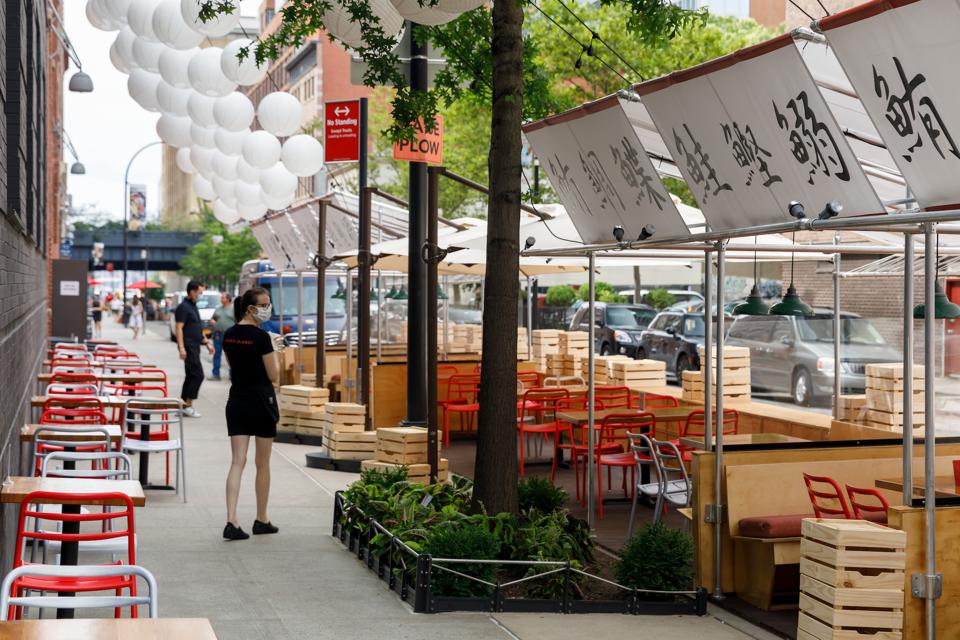 Nyc S Chelsea Market Launches New Outdoor Dining Experience